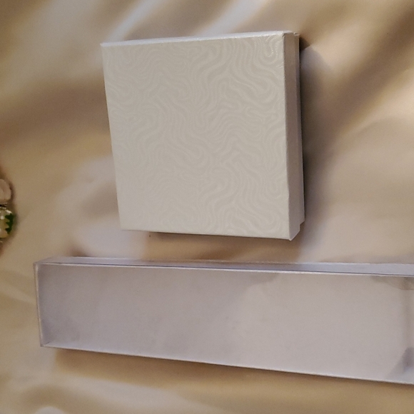 Clear Christmas bracelet - Picture 3 of 3